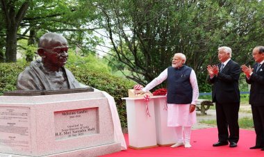 G-7 Summit: PM Modi meets Japanese PM, unveils Mahatma Gandhi's statue in Hiroshima, message of peace