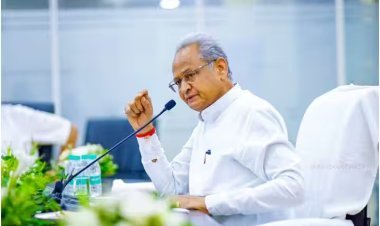 Rajasthan CM Ashok Gehlot Takes Action Against Inflation, Inspects Relief Camp in Barmer