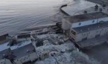 Russia destroys Ukraine's largest Kakhovka dam, about 80 villages at risk of flooding