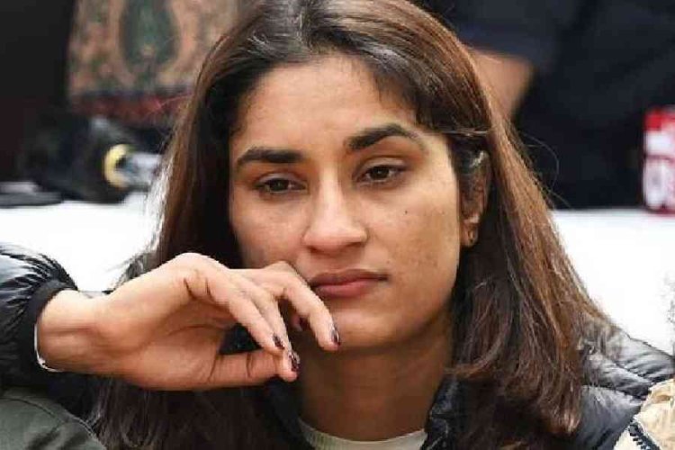 Vinesh Phogat said- I am hurt by the silence of PM, Sports Minister was using mobile in the meeting