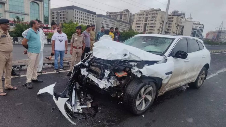Horrific accident on Ahmedabad's ISKCON bridge, speeding car crushed the crowd, 9 killed, many injured