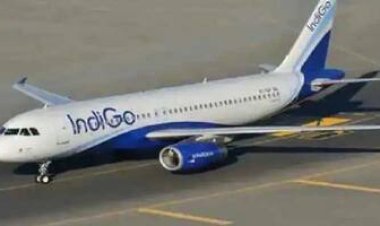 Condition of the airplane became like that of the railway! Indigo flight's AC malfunctions, passengers forced to wipe sweat with tissue paper