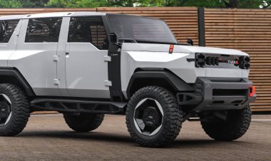 Mahindra Thar EV 5-Door Unveiled, Here's How It's Different from the ICE Version