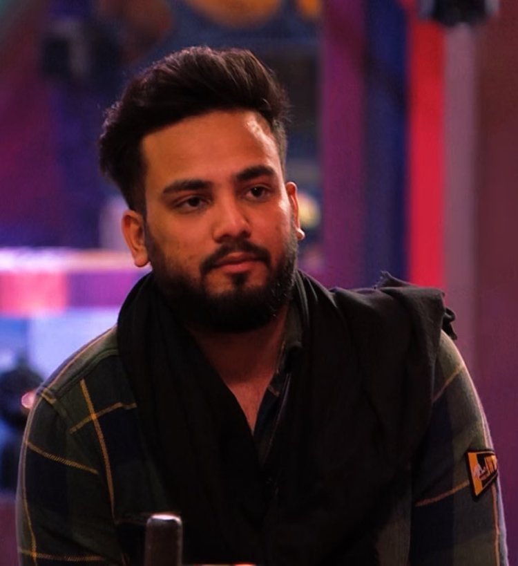 Bigg Boss OTT 2 Winner Elvish Yadav Breaks India Record for Most Viewed Instagram Live