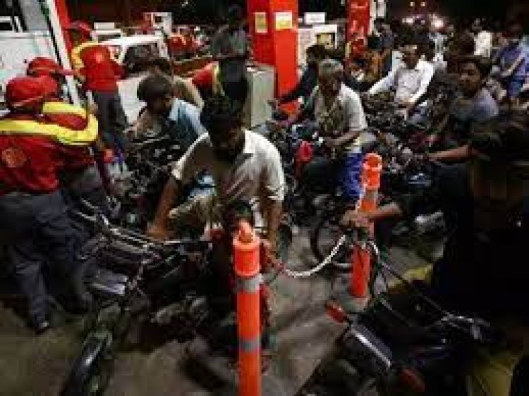 Rs 331 per liter petrol in Pakistan: Caretaker PM increased the price by Rs 26 in 15 days