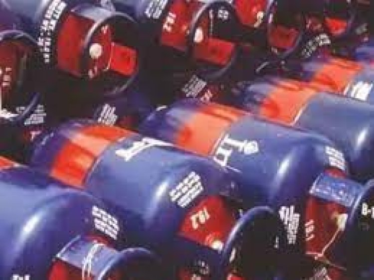 LPG Price Hike: Big shock of inflation, cylinder becomes costlier by Rs 209