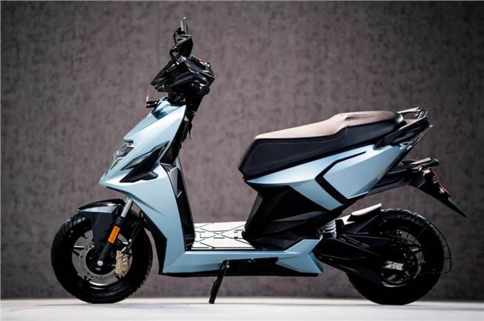 Is Simple Energy contacting customers to get pre-booking canceled? The company gave a statement