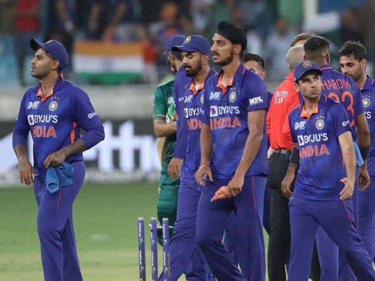Big action against this team amid World Cup 2023, Sports Minister sacks the entire cricket board