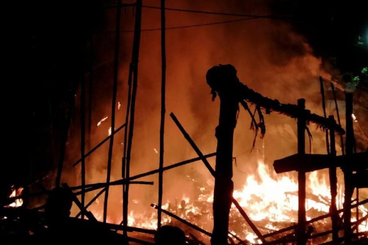 Massive fire breaks out in multi-storey building in Hyderabad, six people killed