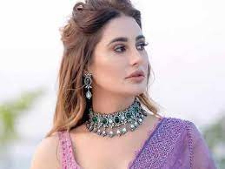 These foreign born beauties have created a special identity in Bollywood, they are ahead in both fame and earnings.