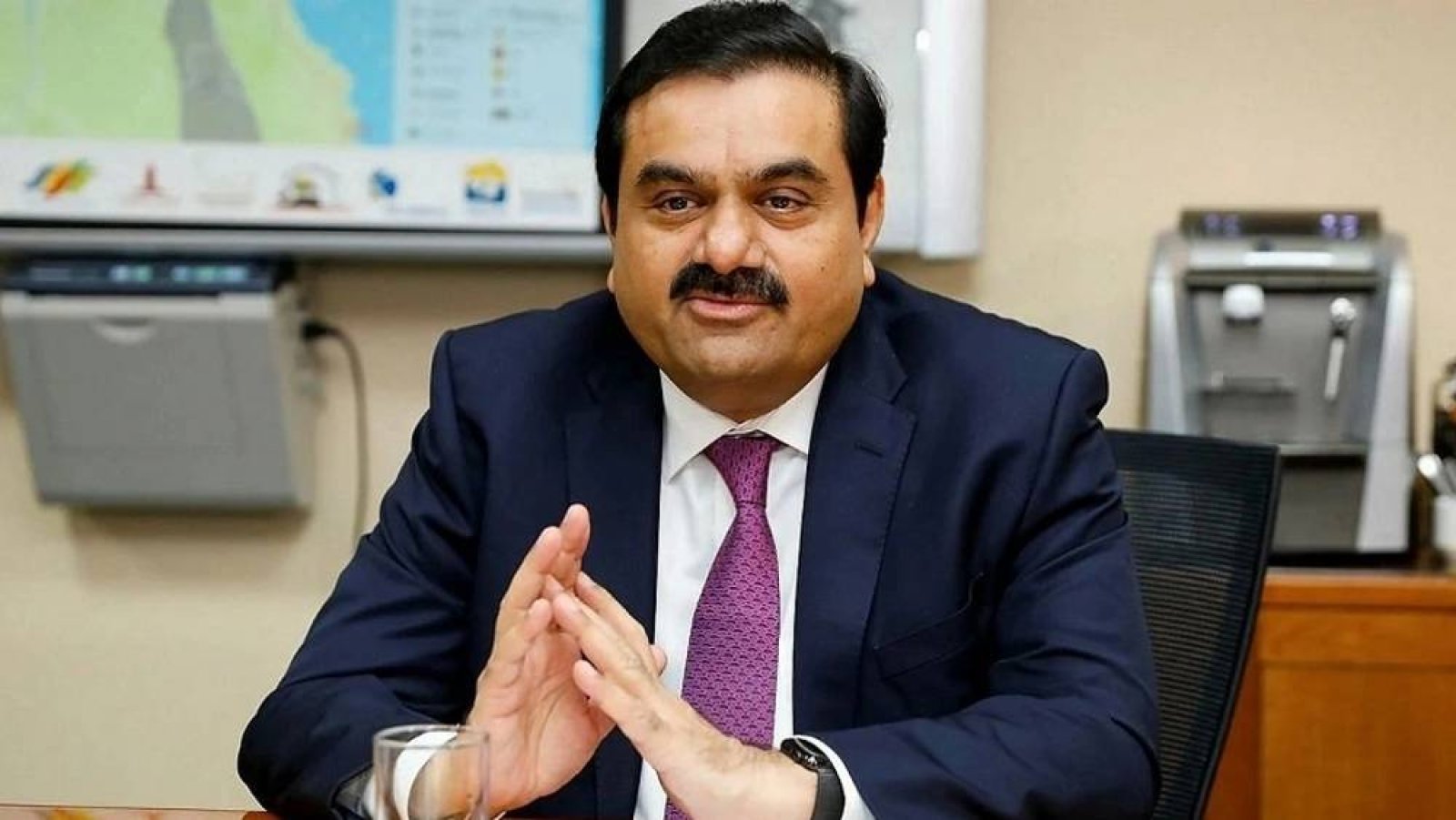 Gautam Adani's net worth increased by 25% to Rs 5.90 lakh crore.