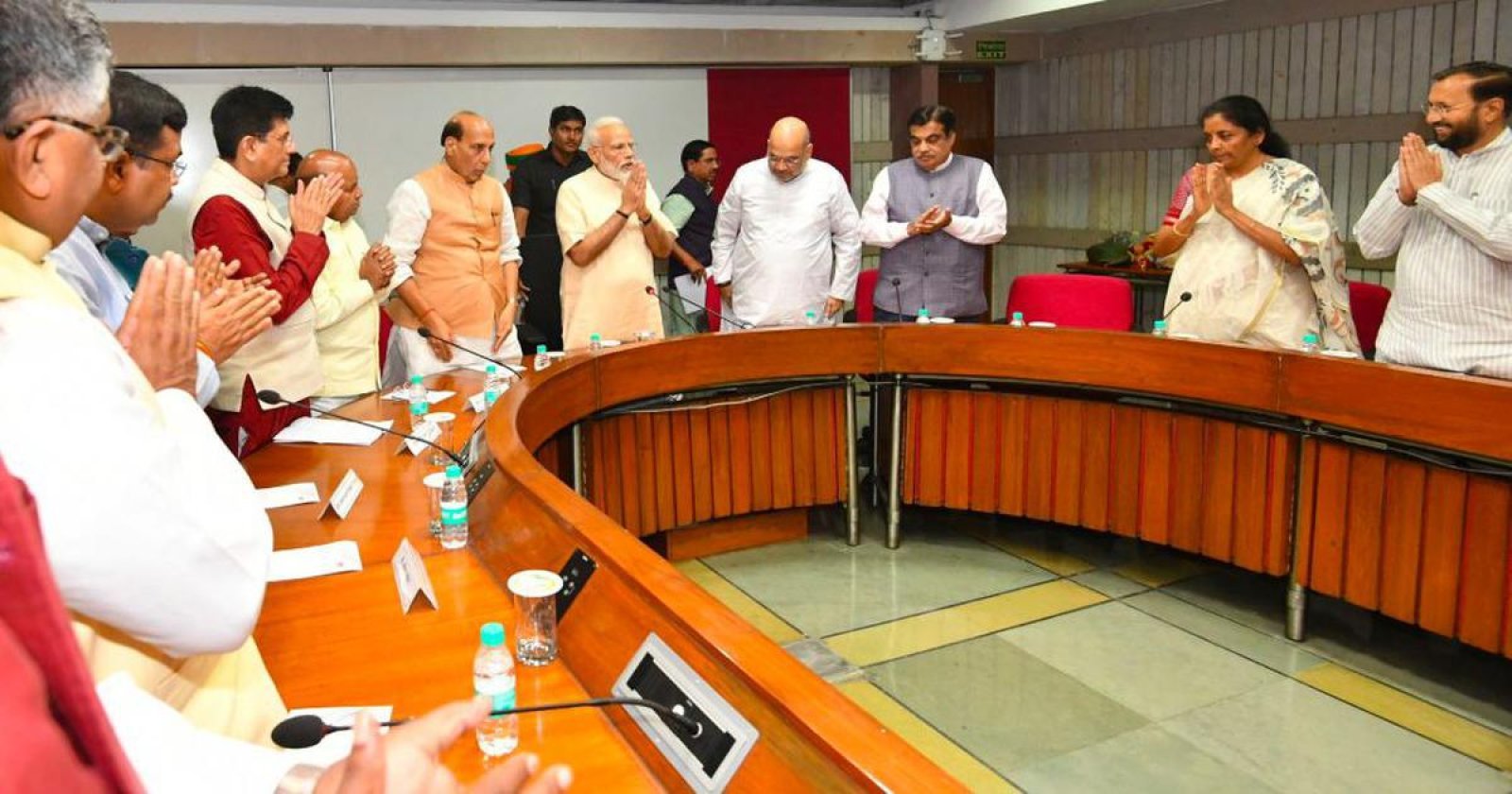 Modi welcomed in BJP parliamentary party meeting