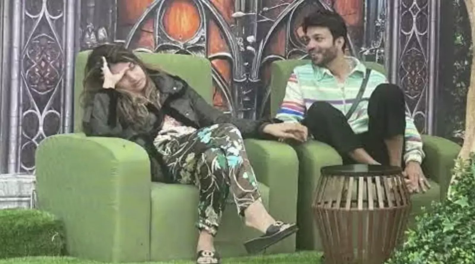 Bigg Boss 17: Sana Khan's tone changed as soon as she came out, called Vicky Jain brother, said this on hand holding video