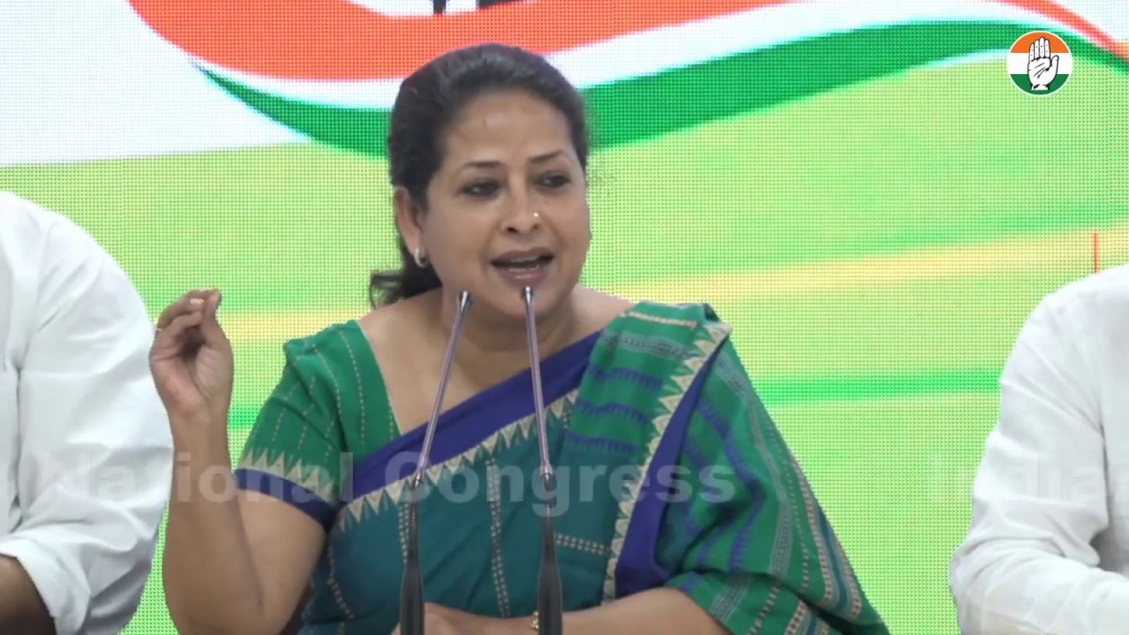 Pranab Mukherjee's daughter said- My father was not a sycophant