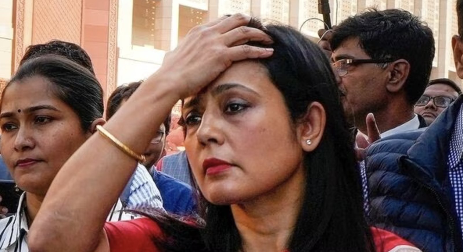 Hearing on Mahua's petition today in Supreme Court, TMC leader challenges expulsion from Lok Sabha