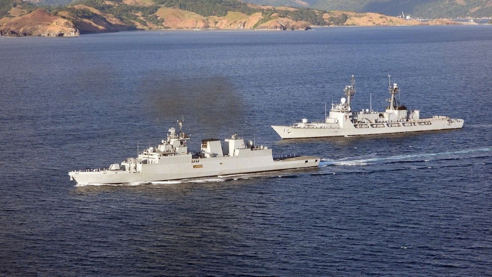 Navy will investigate the attack on a ship coming to India