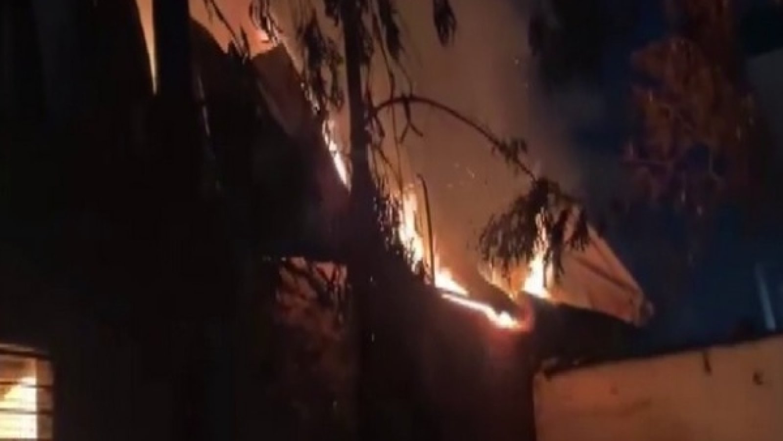 Massive fire broke out in a factory in Maharashtra, six workers died tragically