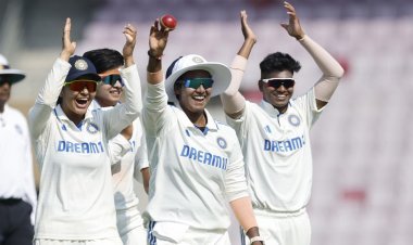 India has a lead of 478 runs in the women's test