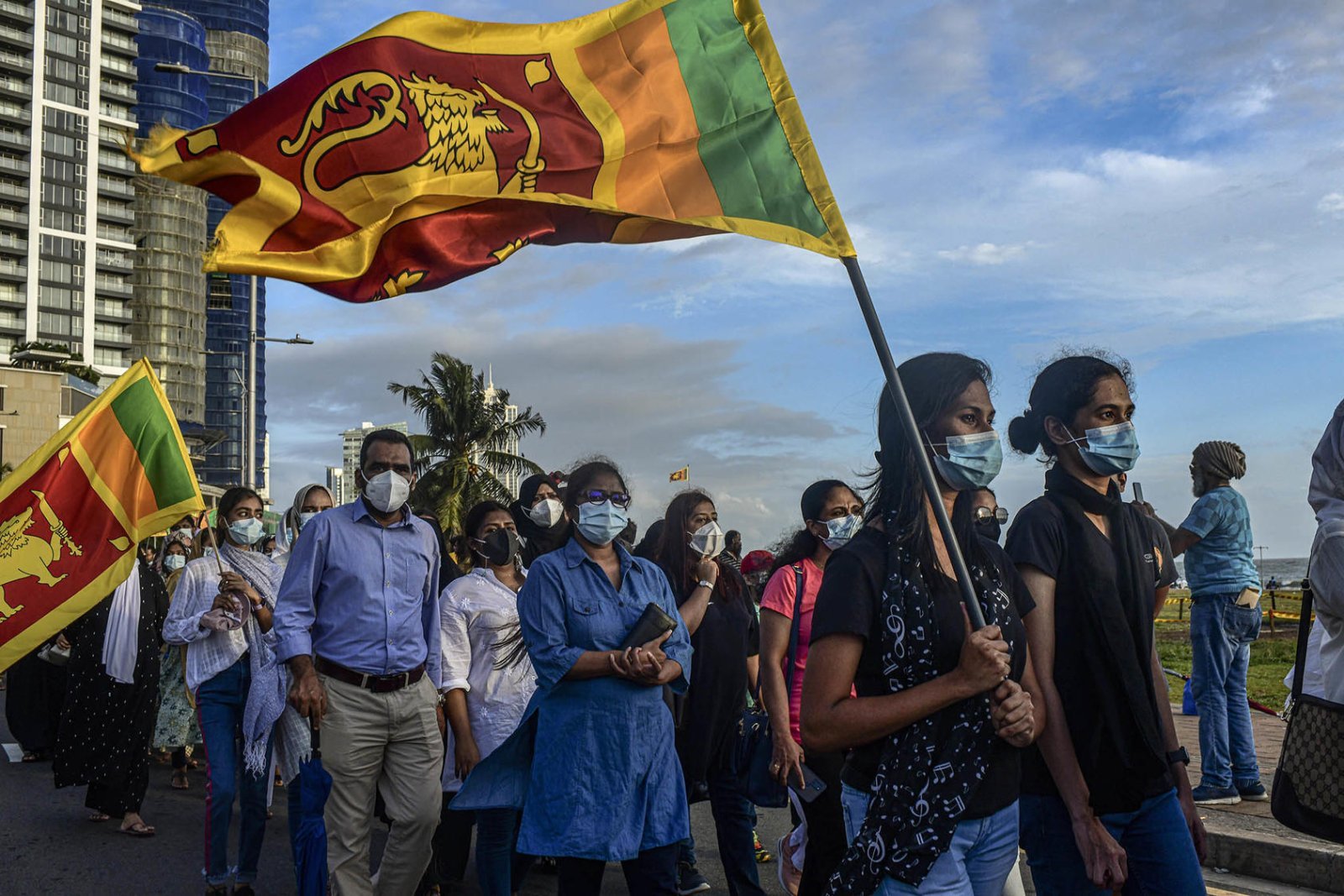 Sri Lanka gave a shock China on New Year, and banned this thing for one year...