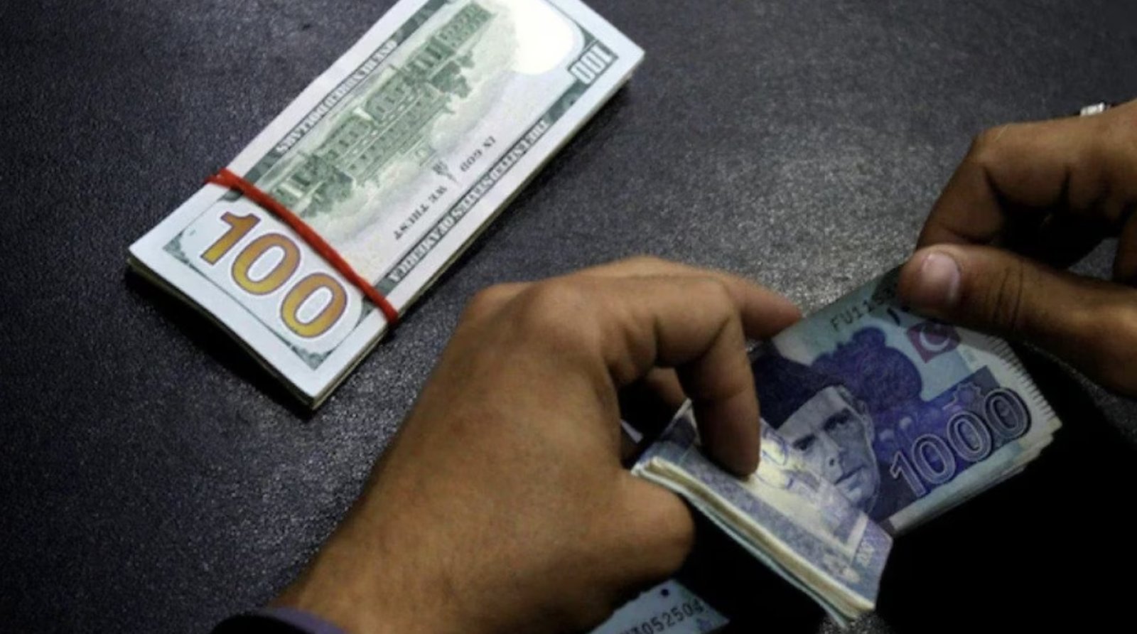 Pakistan Crisis: Neighbor in crisis, decline in foreign exchange reserves amid political uncertainty and economic crisis