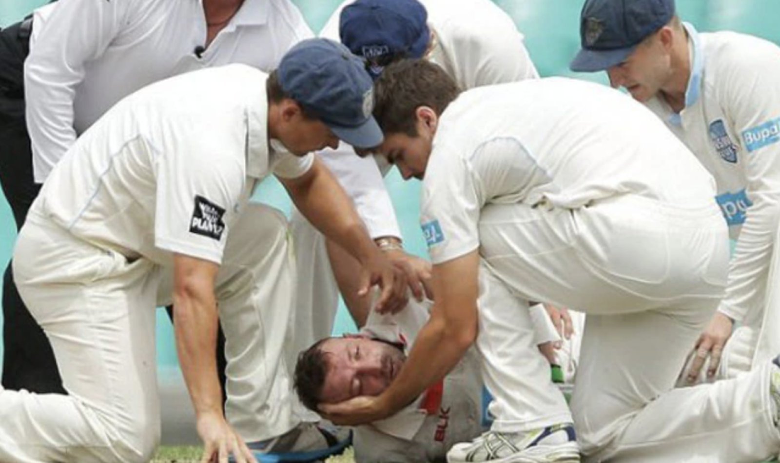 Wave of mourning ran in the sports world due to the sudden death of the great cricketer, who had become unconscious after surgery