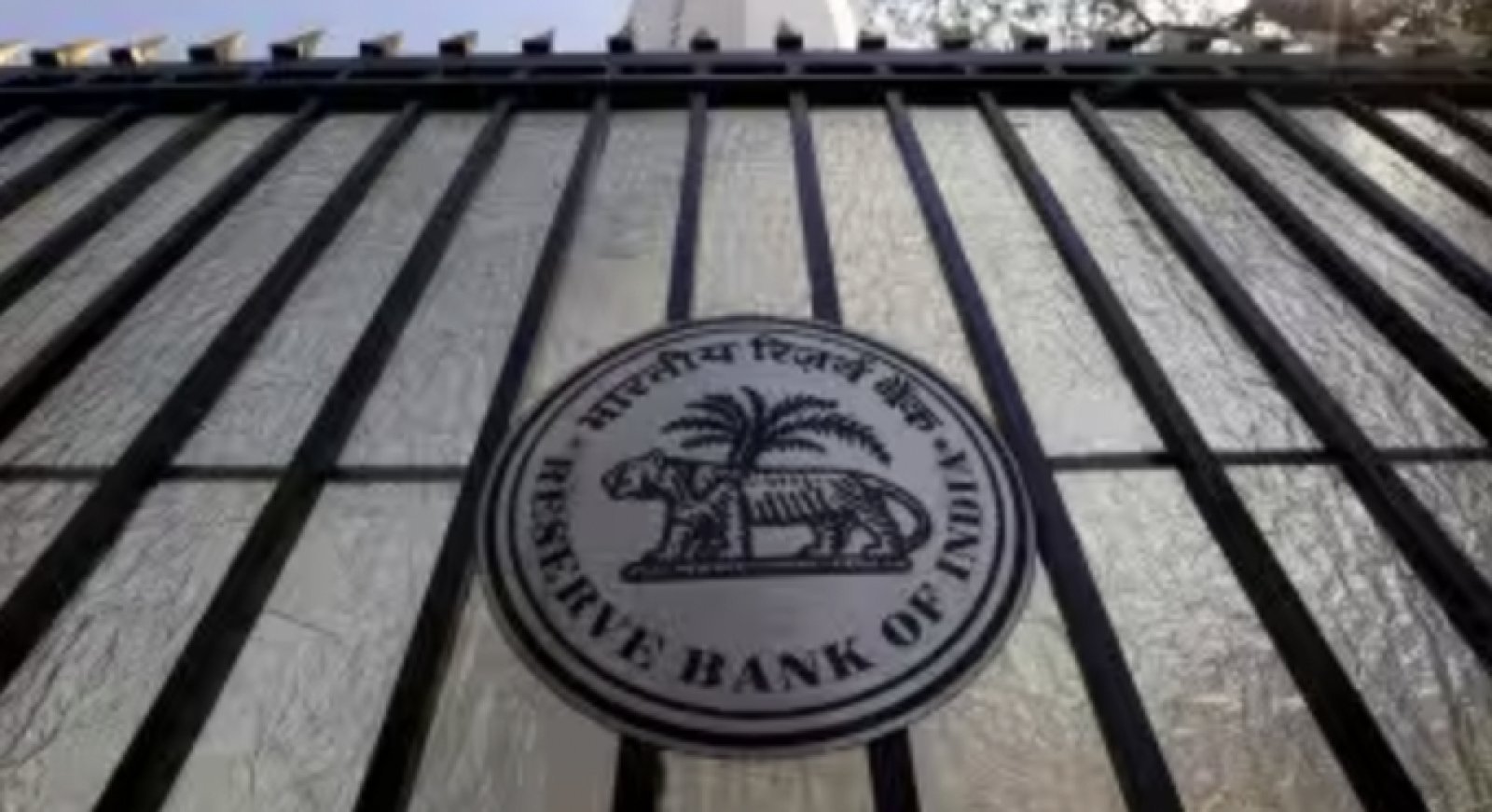 RBI took action against these banks including SBI, fined about Rs 3 crore