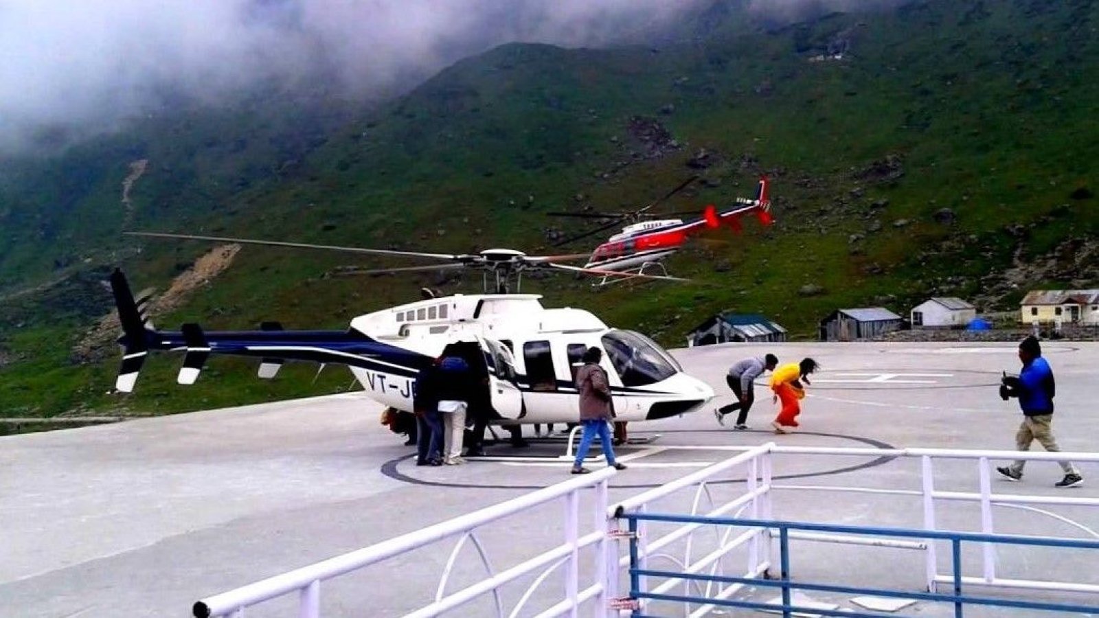 Helicopter service for Kedarnath Yatra becomes expensive, fare increased by 5%