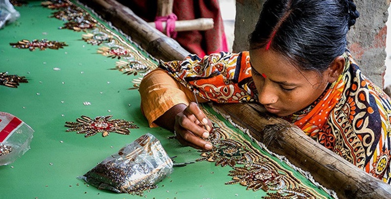 Bamboo cane and Zardozi of Bareilly got GI tag, four lakh people got hope of increasing business