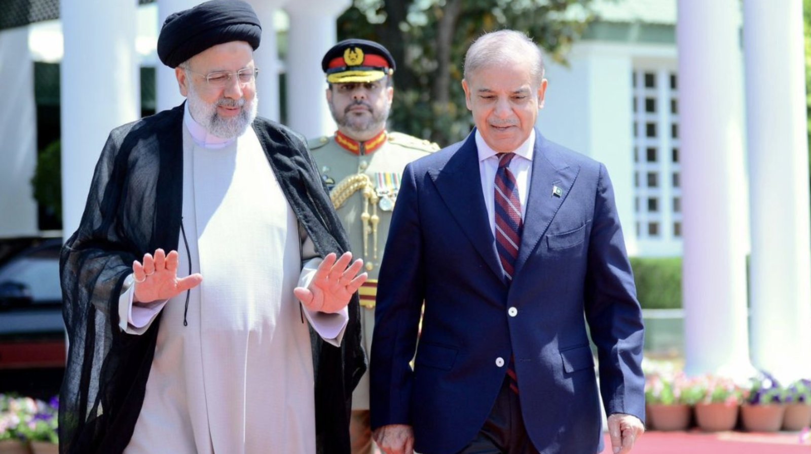 Iran gave a blow to Pakistan on Kashmir issue, Ebrahim Raisi did not support Shehbaz Sharif