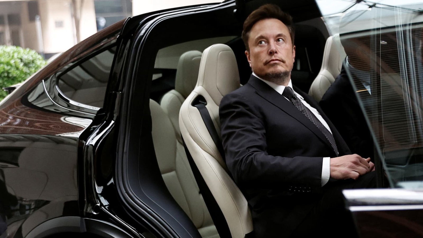 Tesla: Elon Musk got the benefit of China trip, full self-driving mapping deal sealed
