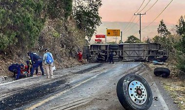 Horrific bus accident in Mexico, 14 people died and 31 injured