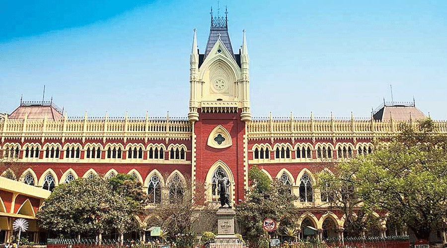 Calcutta High Court decided the scorching heat, lawyers were exempted from wearing gowns