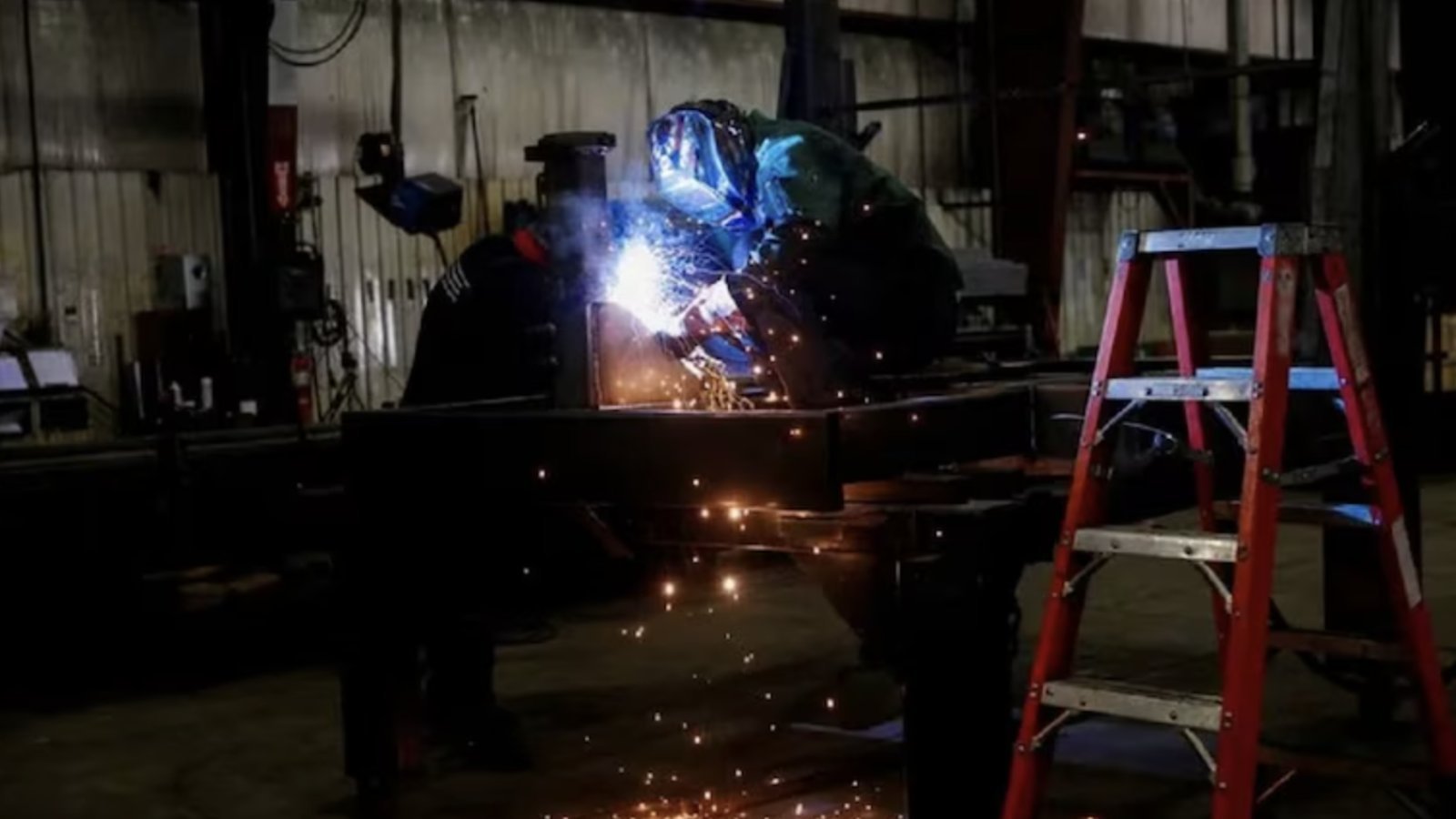 Country's service sector continues to grow, growth in April was the fastest in 14 years