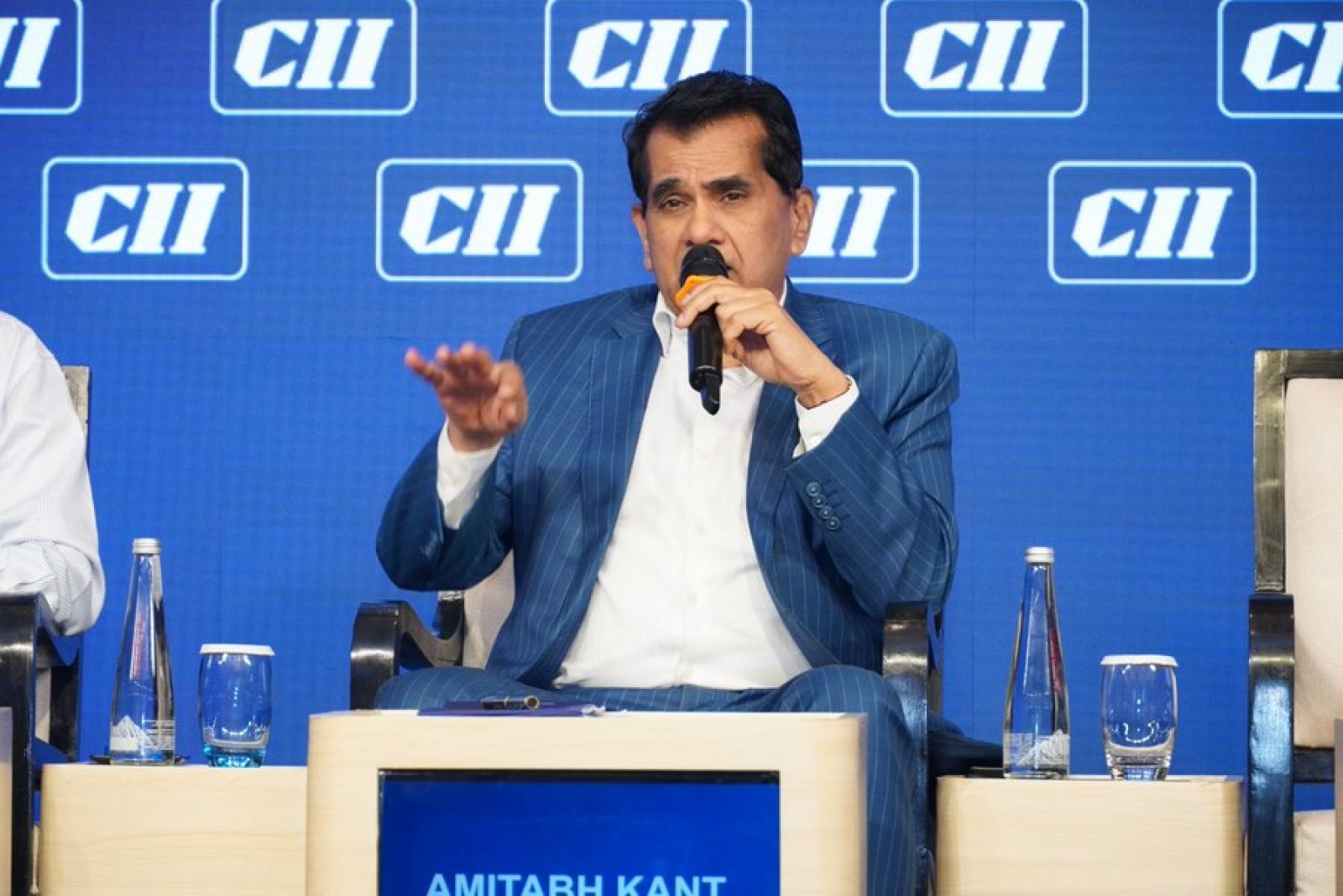 CII: Amitabh Kant said - there is a need to accelerate the adoption of electric vehicles, it is important for India to become an EV nation