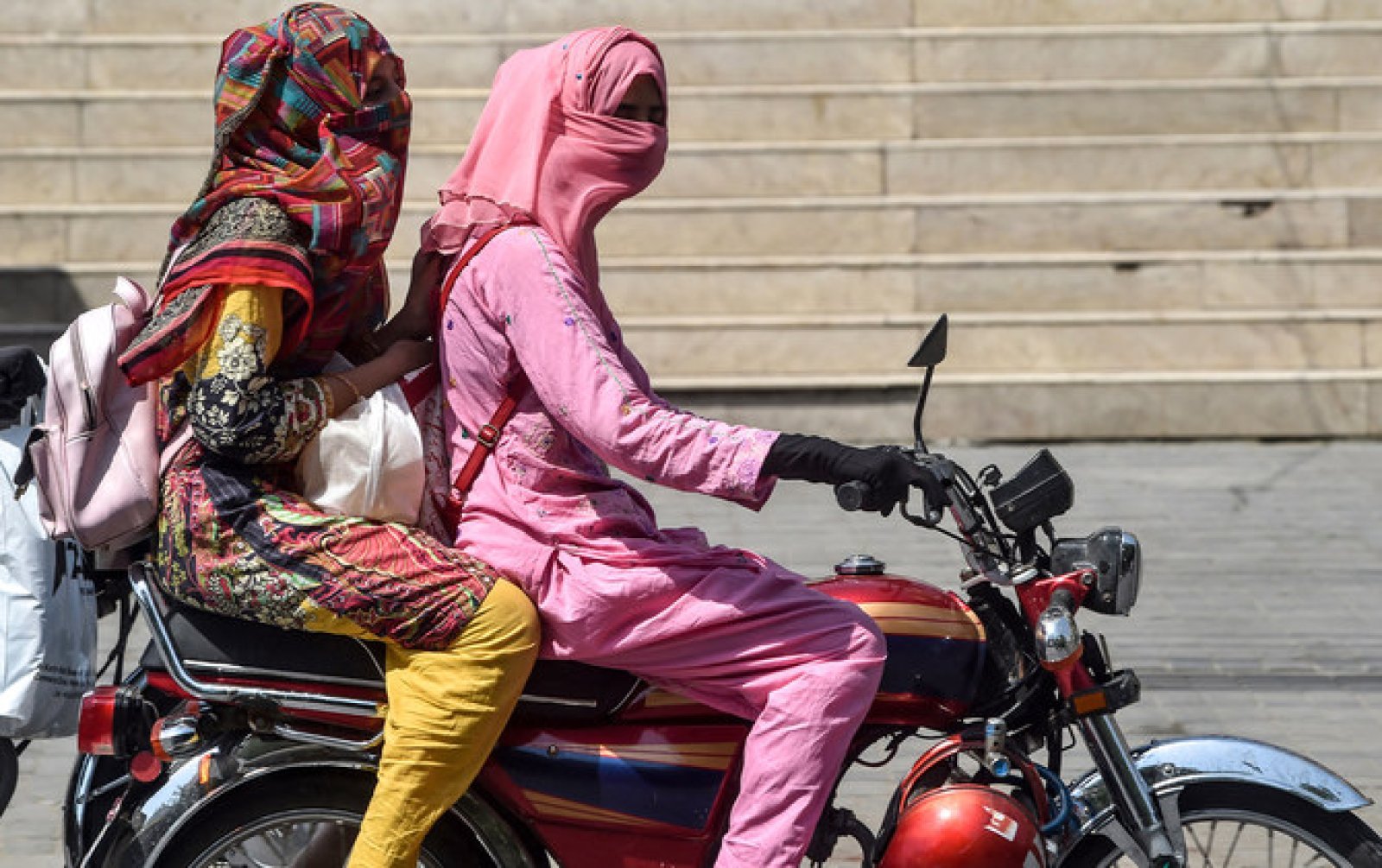 Wind coming from Pakistan-Afghanistan is making India hot, extreme heat will trouble the country for a week more