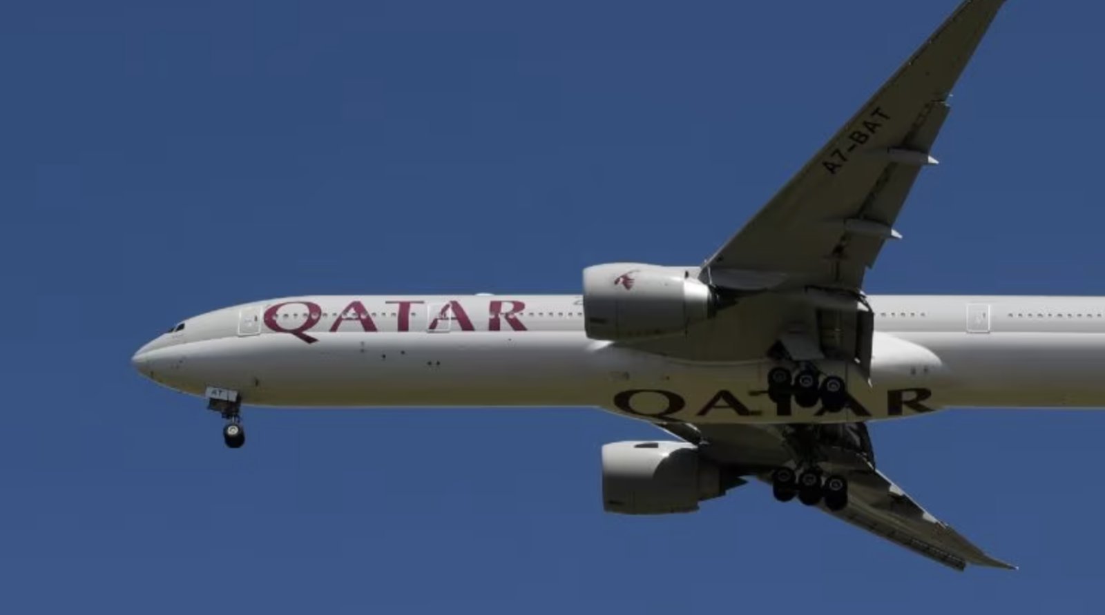 Qatar Airways plane going from Doha to Dublin got disturbed, 12 people injured, landed before time