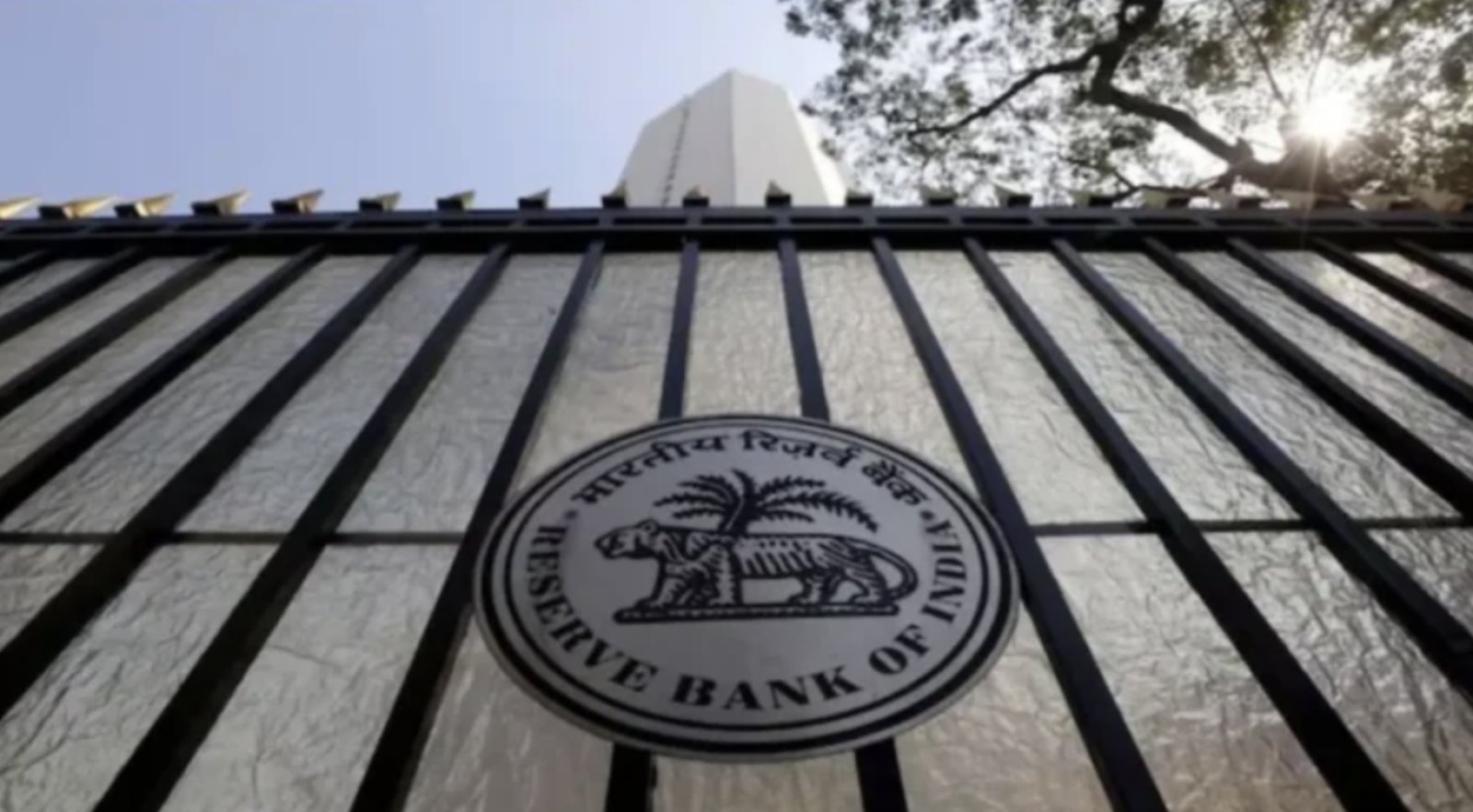 RBI imposed heavy fines on Yes Bank and ICICI Bank, impact on shares was visible
