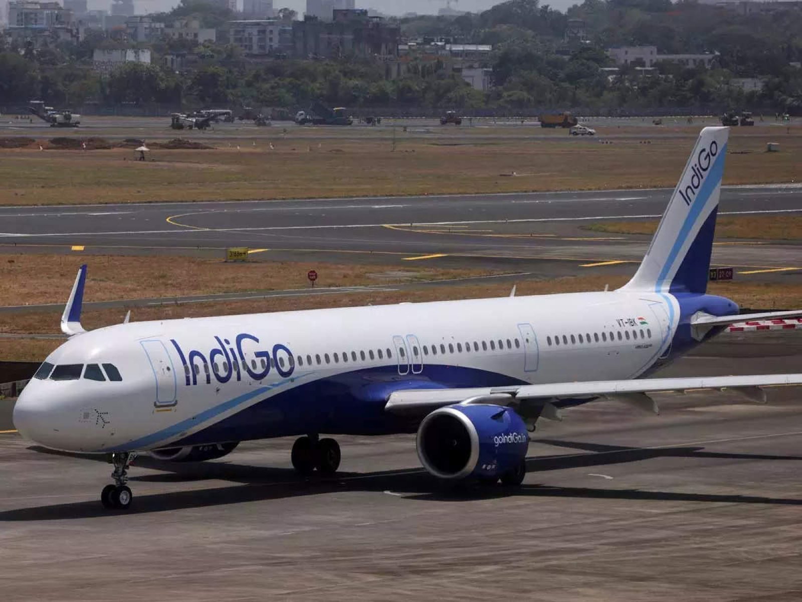 Indigo's Chennai-Mumbai flight received a bomb threat, the plane made an emergency landing; all 172 passengers safe
