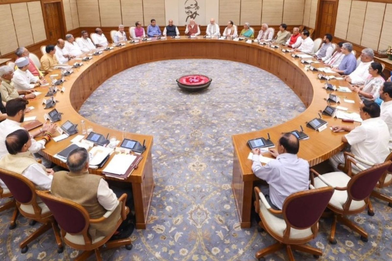 3 crore new houses will be built in villages and cities, decision taken in the first cabinet meeting of the third term chaired by PM Modi