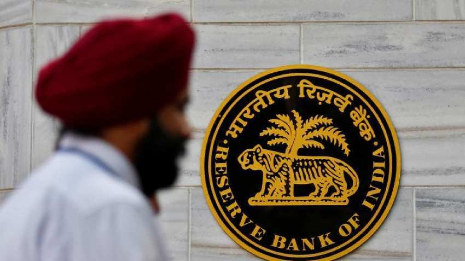 RBI's bumper dividend will reduce the need to dis-invest, target of Rs 50, 000-cr may stay in interim budget