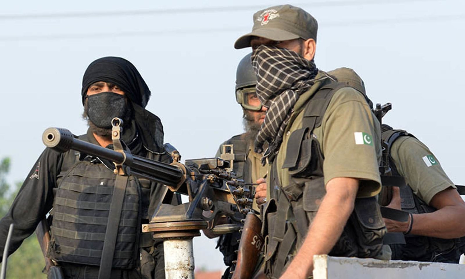 Terrorist attack on army base in Pakistan, 18 people killed