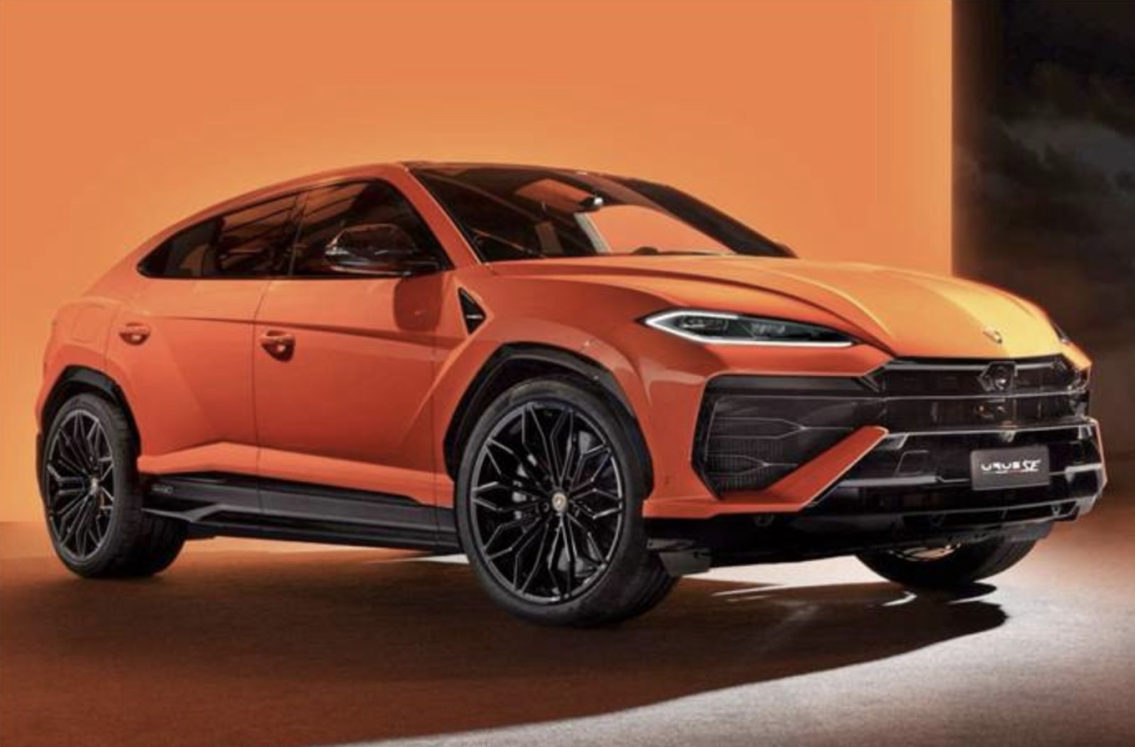 Lamborghini Urus SE launched in India, priced at Rs 4.57 crore; Will accelerate from 0 to 100 in 3.4 seconds