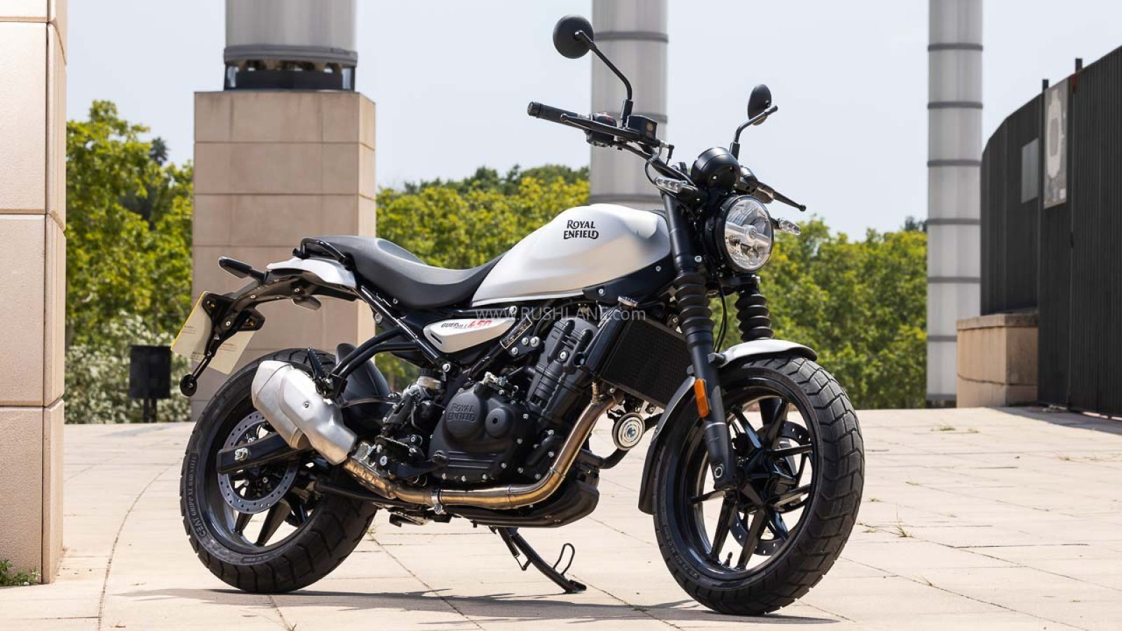 Royal Enfield will launch the Guerrilla 450 sports bike, which looks like a throwback cafe racer