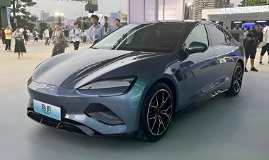 2025 BYD Seal Electric Sedan Launched; Equipped with features like autopilot, automatic parking