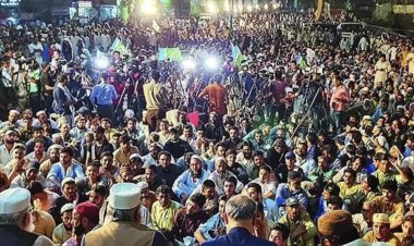 Mobile services banned before Chehlum, firing between Shia and Sunni Muslims, 2 killed