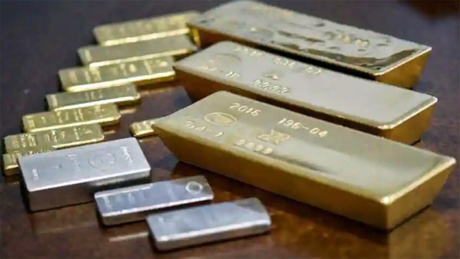 Gold weakened by Rs 250, silver slipped by Rs 1700