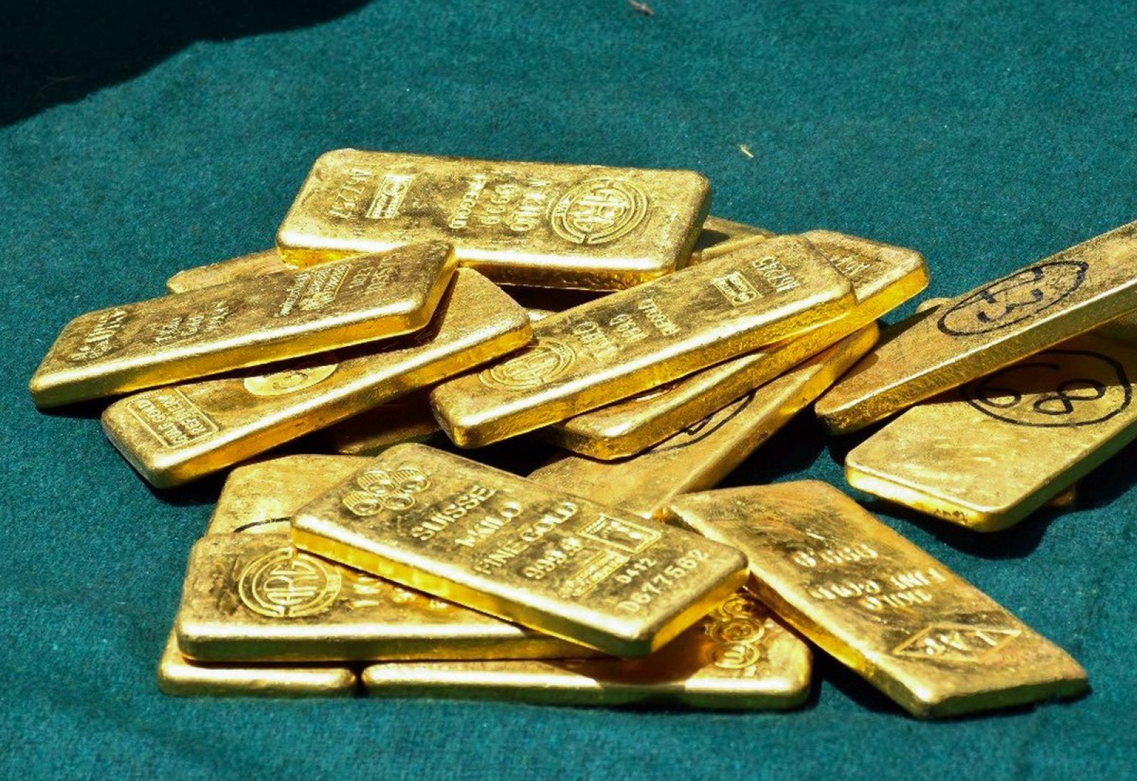 Gold rose by Rs 100, silver strengthened by Rs 1200