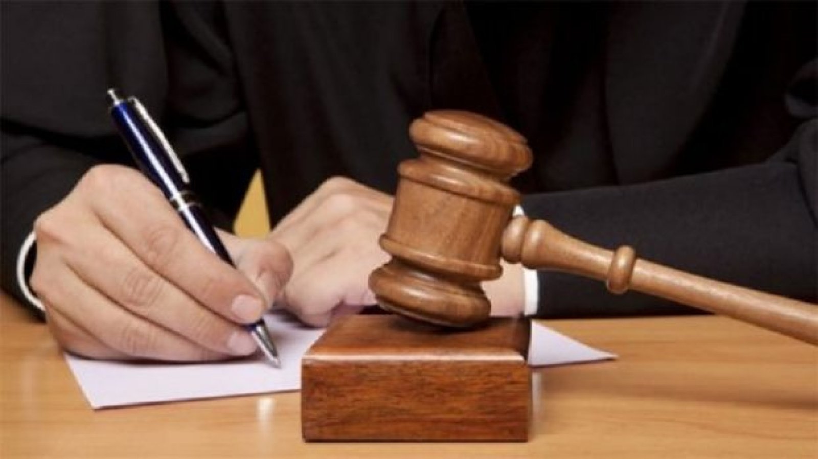 Karnataka: Accused of molesting minor on plane sentenced to three years, court also imposed a fine of Rs 10,000