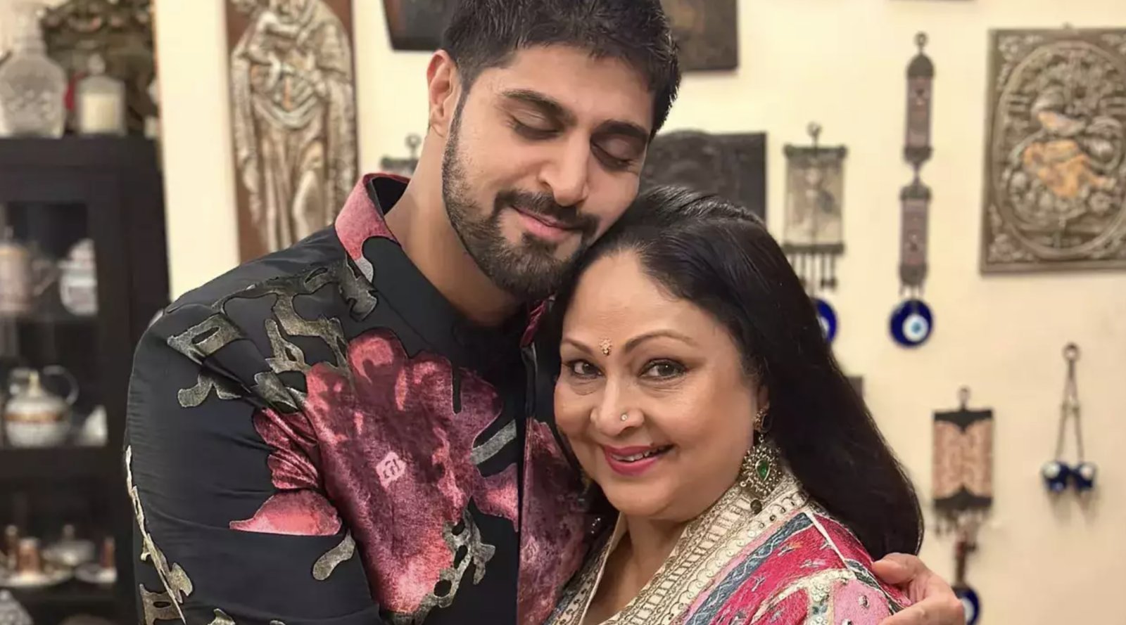 Tanuj Virwani's house got new happiness in the form of daughter, Rati Agnihotri became grandmother