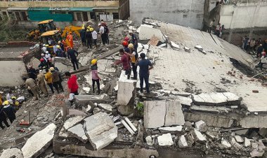 7-storey building collapses, 8 people die